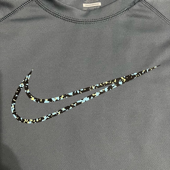 Nike dry fit short sleeve shirt. Men size XXL. - Picture 3 of 13